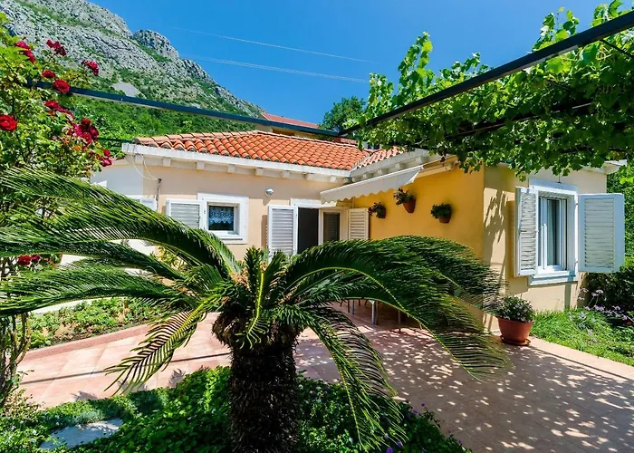 Holiday One-Bedroom Home